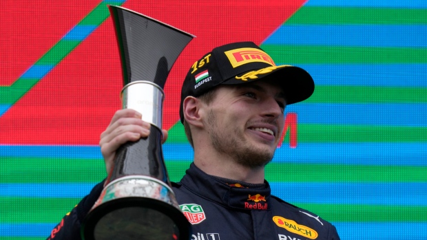 Verstappen clinches eighth win of F1 season at Hungarian Grand Prix - TSN.ca