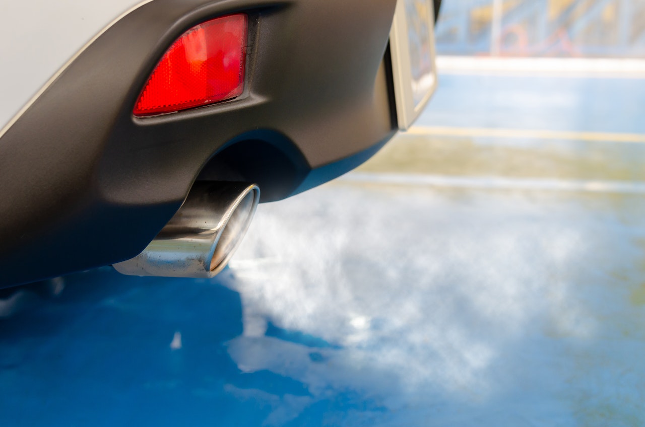 Cheap material could trap CO2 emissions from car tailpipes - Innovation & Tech Today