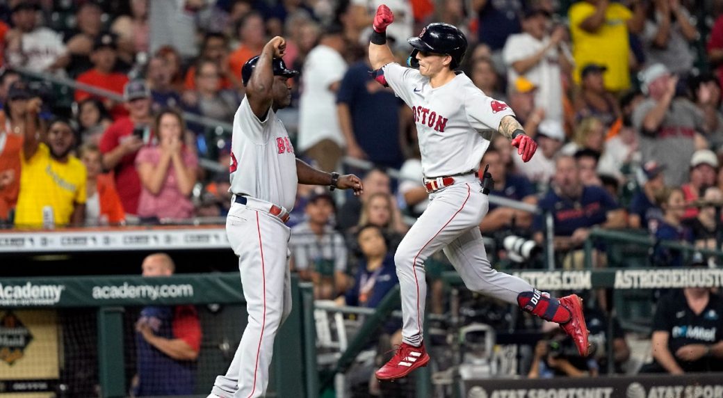 Duran home runs as Red Sox overcome errors to beat Astros