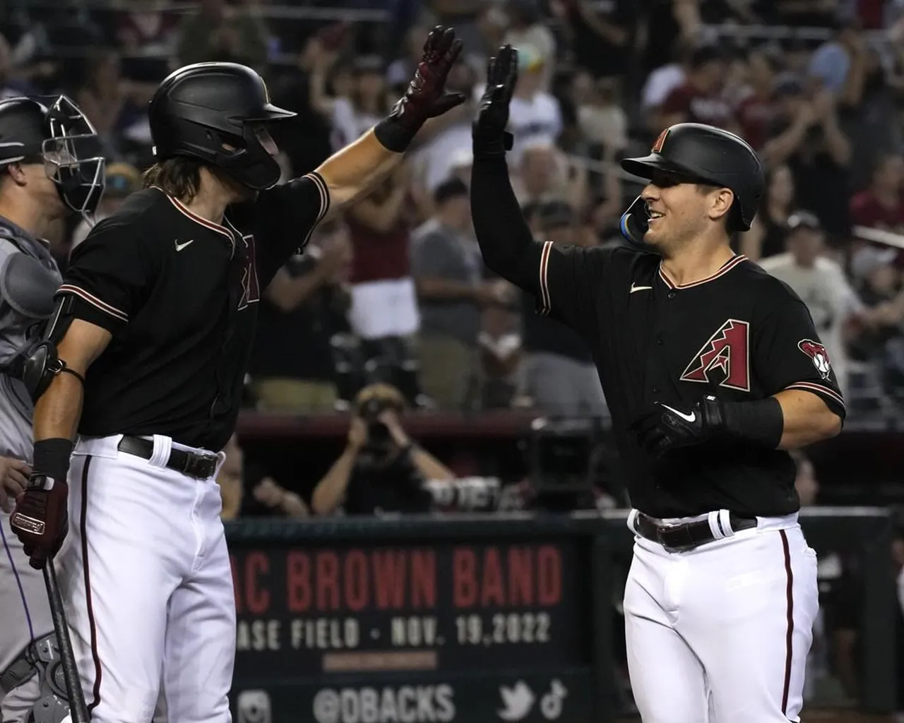 McMahon's homer in the 9th inning lifts the Rockies 3-2 over D-Backs