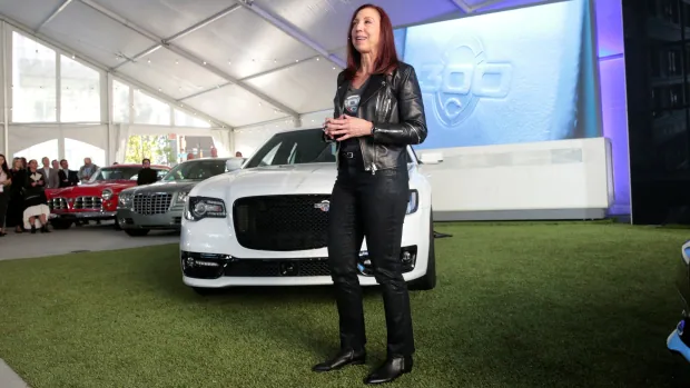 Chrysler relaunches Canadian-made gas-powered 300 sedan as auto show shifts to electric future |  CBC News