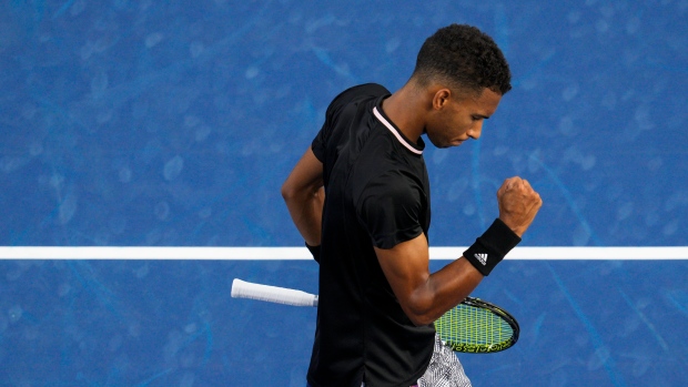 Auger-Aliassime outperforms Alcaraz;  Canada upsets Spain at Davis Cup - TSN.ca