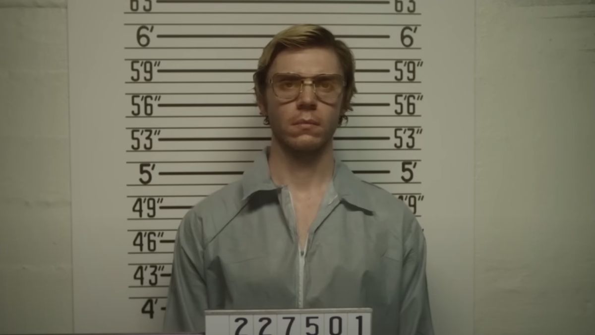 Evan Peters' performance as Jeffrey Dahmer for Netflix's Monster has garnered some wild reactions from fans