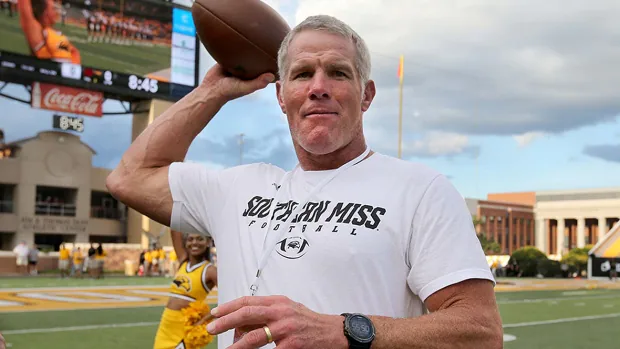 Ex-NFL QB Favre sought welfare for football facility, texts reveal |  CBC sport