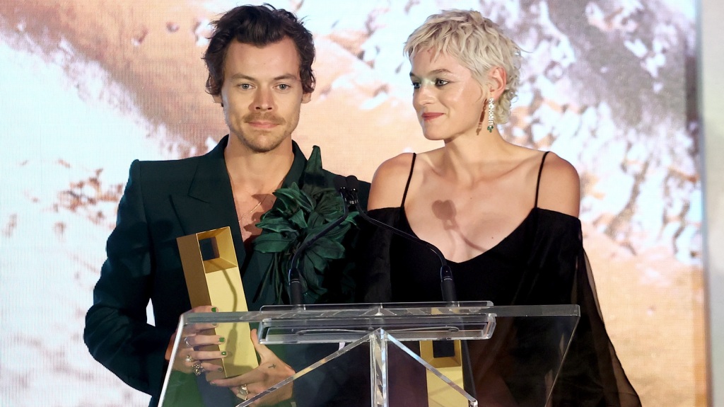 Harry Styles accepts his first acting award of the Oscar season