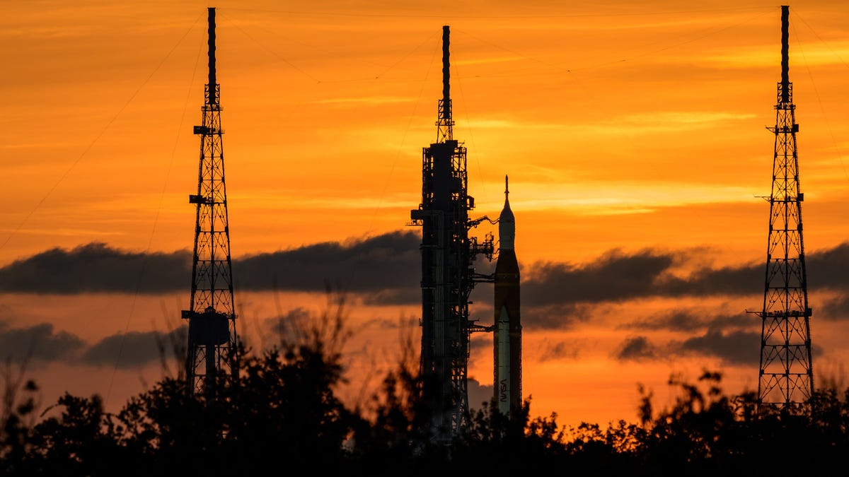 Here's how to watch NASA's "Kids, Gentlemen" Megarocket Tanking Test