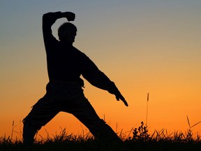 Early studies show that nighttime exercise has more benefits for men.