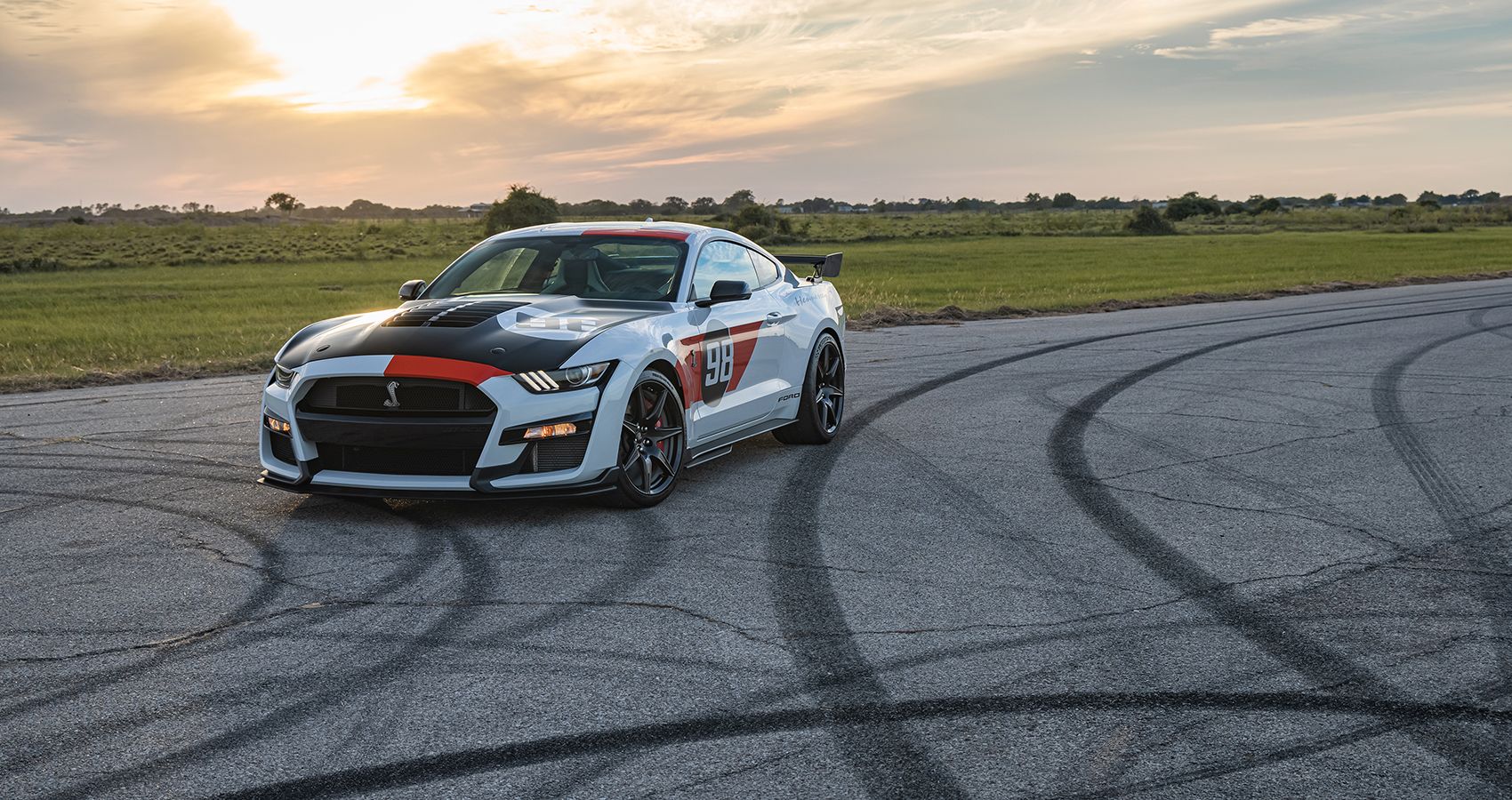 Hennessey Venom 1200 Ford Mustang Shelby GT500 on track