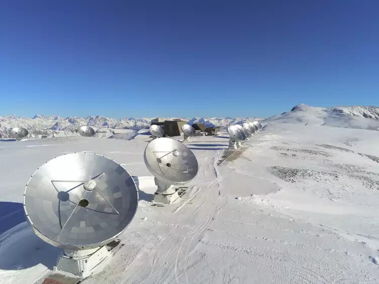 The European observatory NOEMA reaches its full capacity with twelve antennas