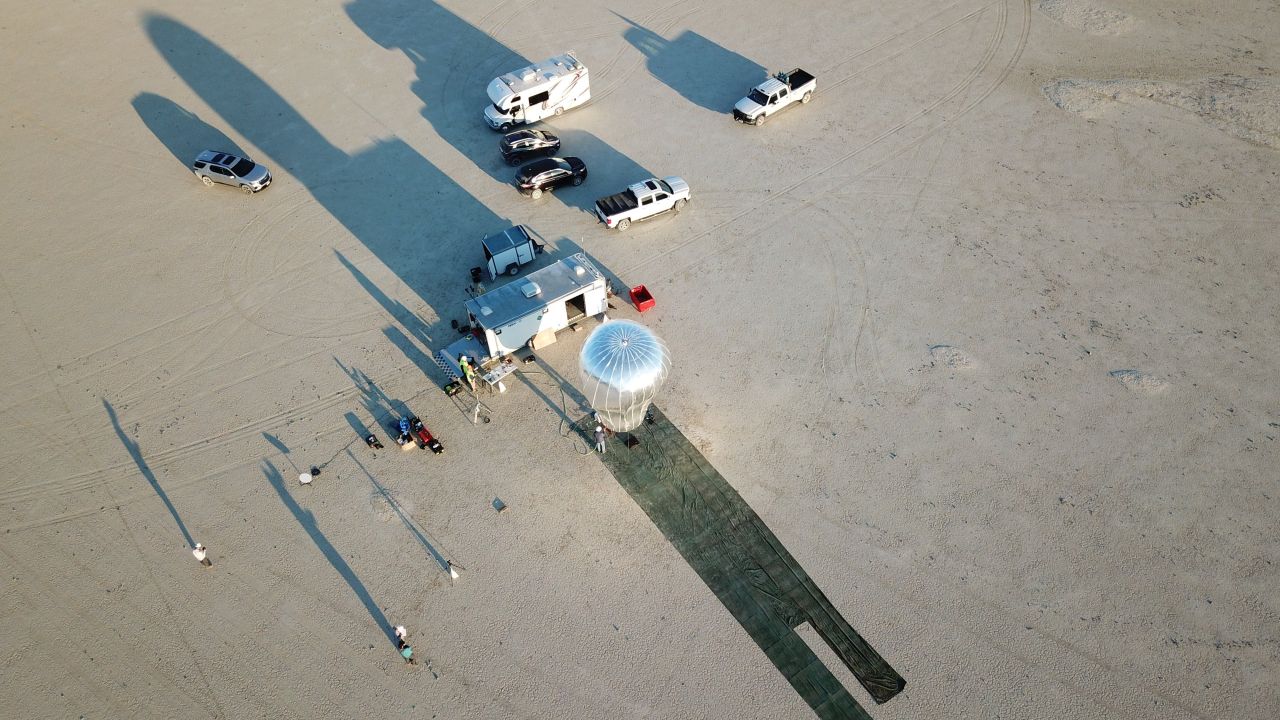 The team prepared the Aerobot balloon for launch.  (Photo: Near Space Corporation)