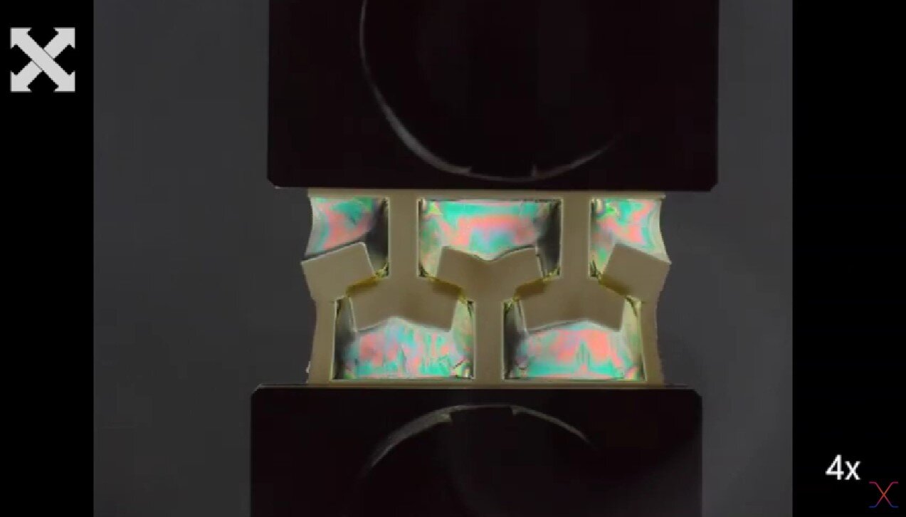 "Smart Plastic" material is a step forward toward soft, flexible robotics and electronics