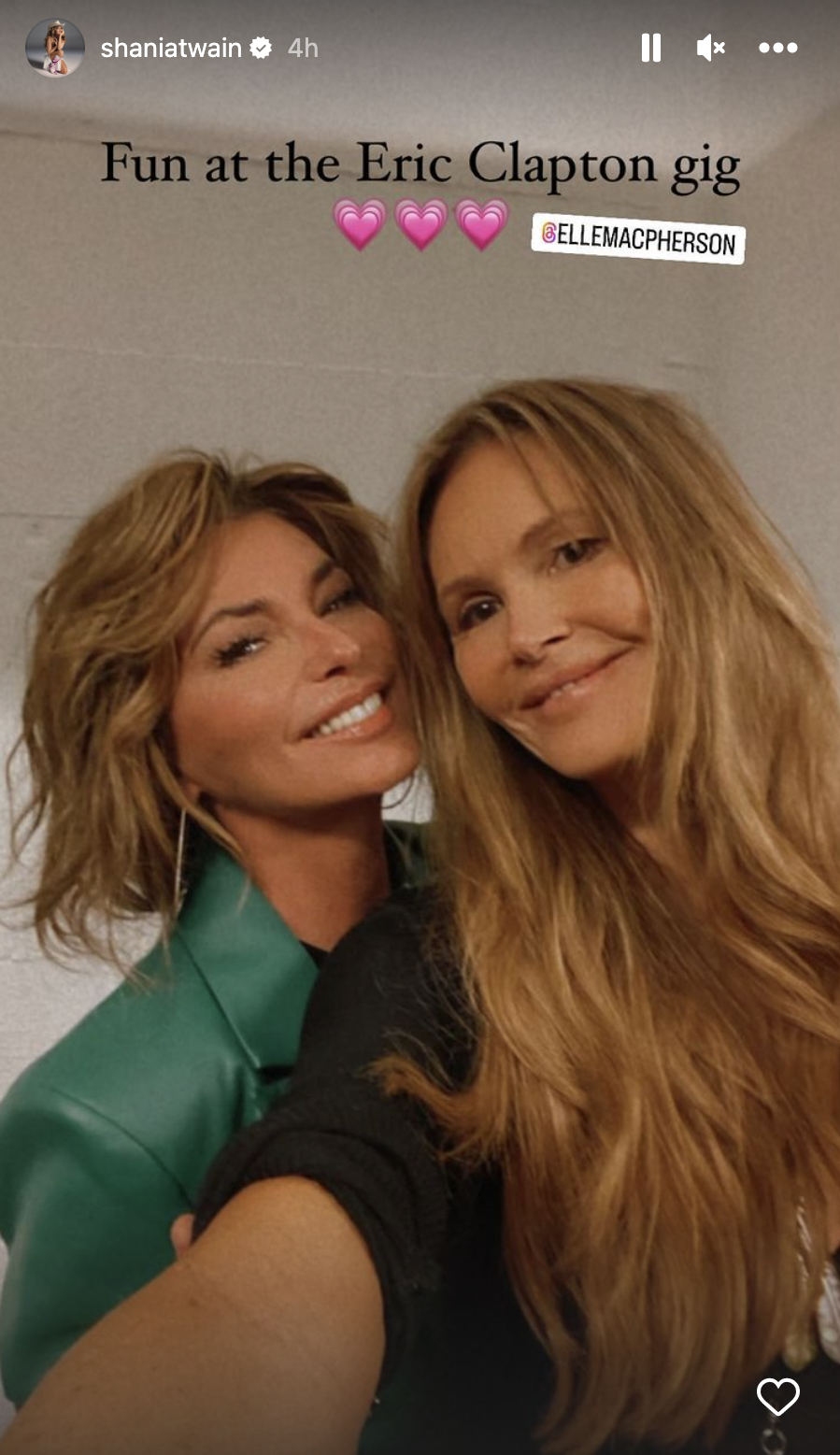 Shania Twain and Elle Macpherson attended Eric Clapton's concert on October 14 in Zurich.  (Photo via @shaniatwain on Instagram)