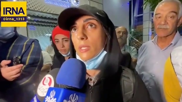 Elnaz Rekabi, who started without a headscarf, returns to the cheering crowd in Tehran |  CBC News