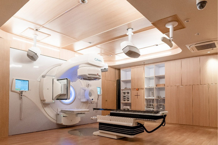 Modern radiotherapy and treatment of cancer