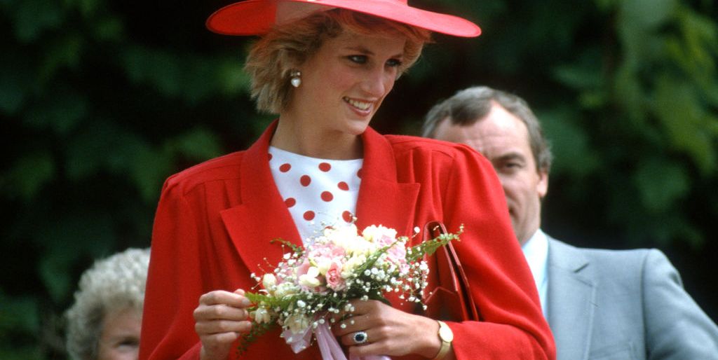 The somewhat controversial story behind Princess Diana's iconic sapphire ring