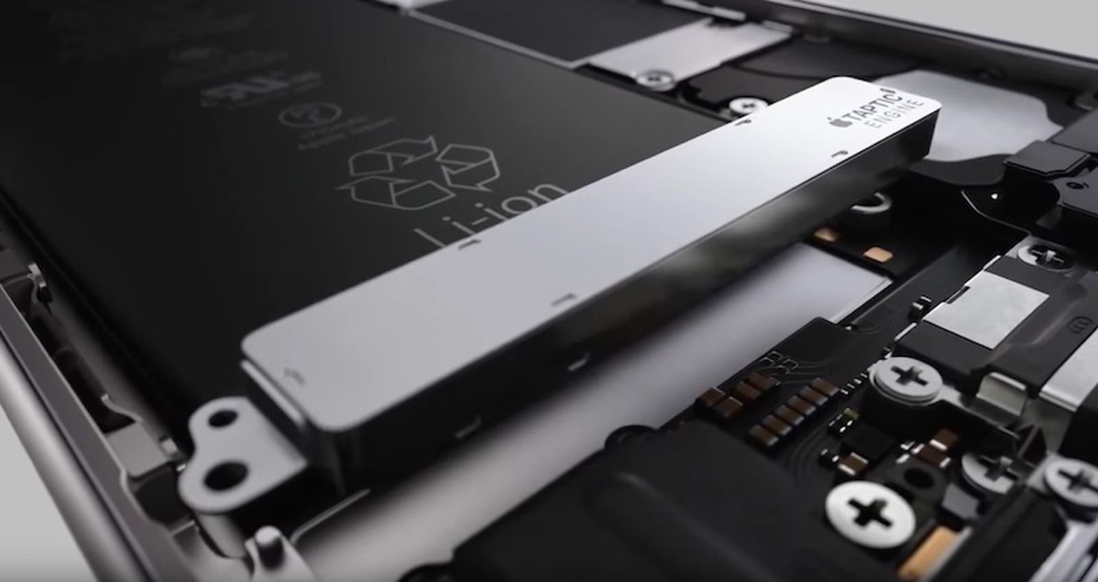 Kuo: iPhone 15 Pro models with solid-state buttons and three Taptic Engines