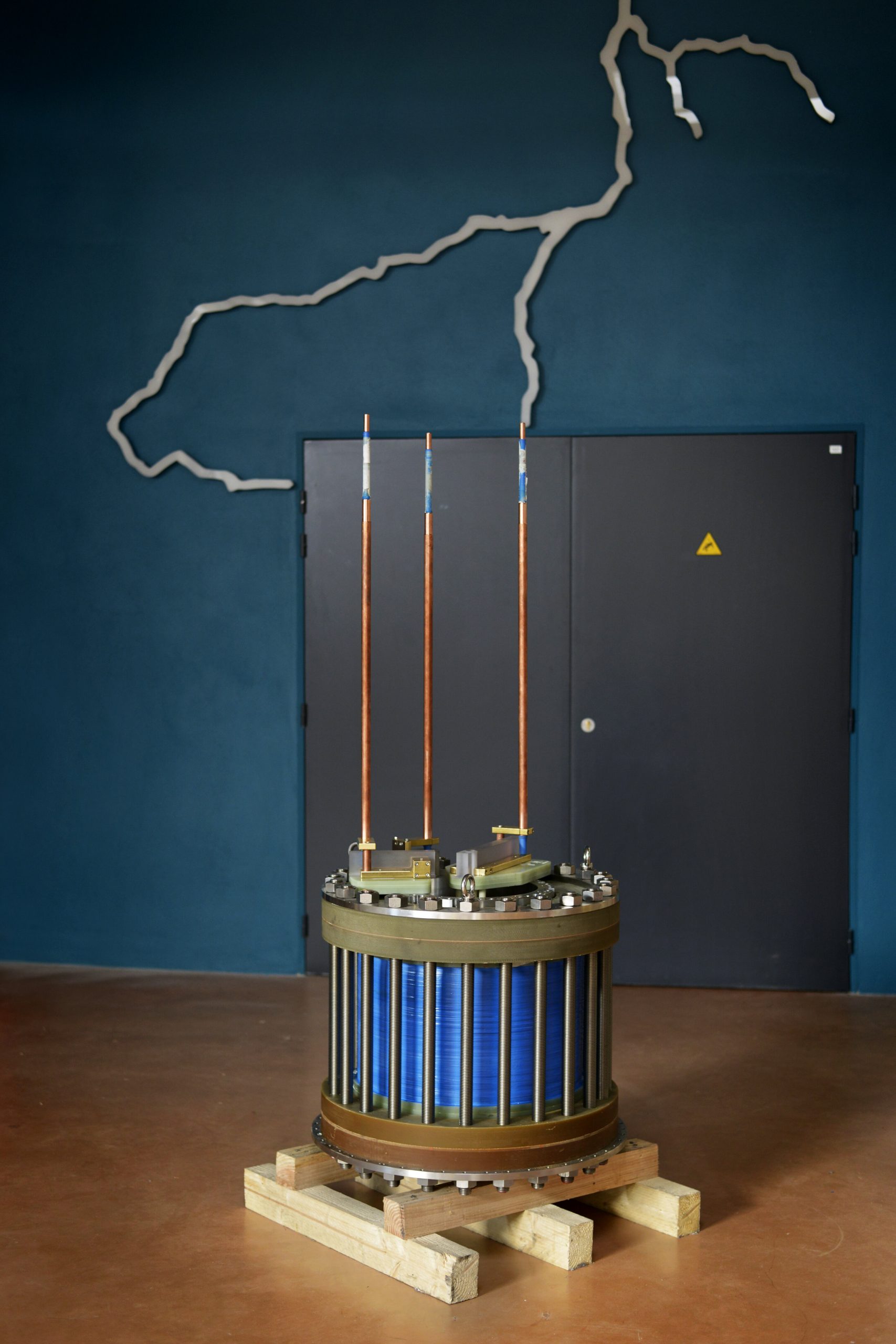 Planckian scattering electrons in foreign metals follow the standard rules of orbital motion in a magnet