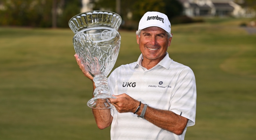 Fred Couples wins SAS Championship with final round 60