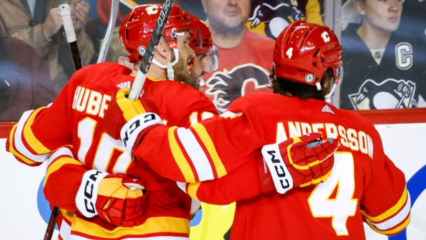 Kadri, Flames stay red-hot in victory over Penguins - TSN.ca