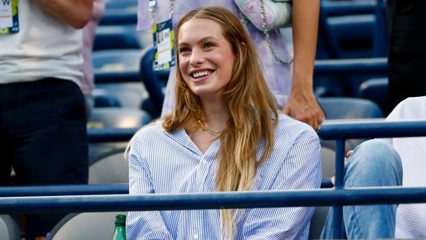 Penny Oleksiak healing from knee surgery, not yet ready to race |  CBC sport