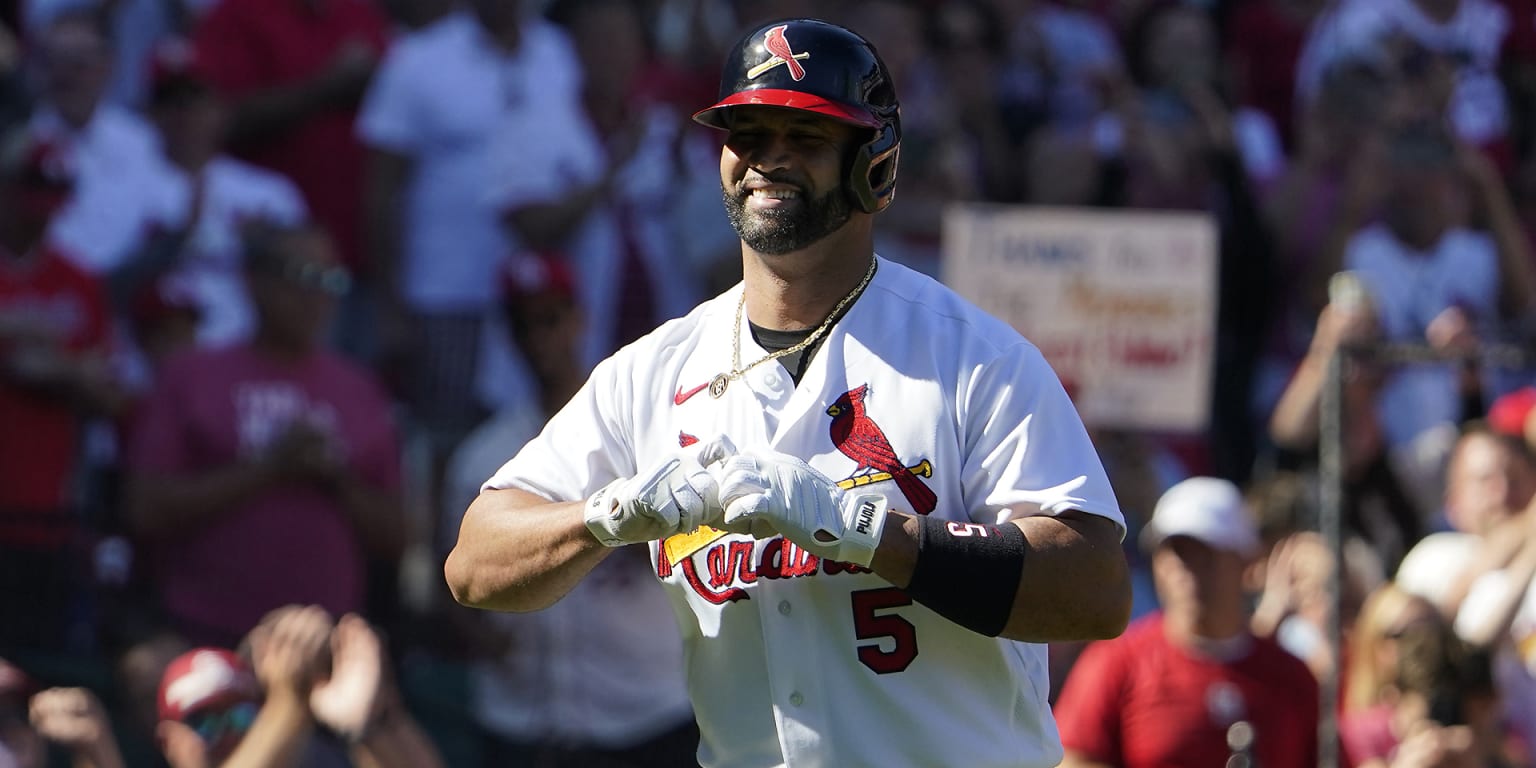 Pujols beat HR No. 702 at-bat in St. Louis last regular season