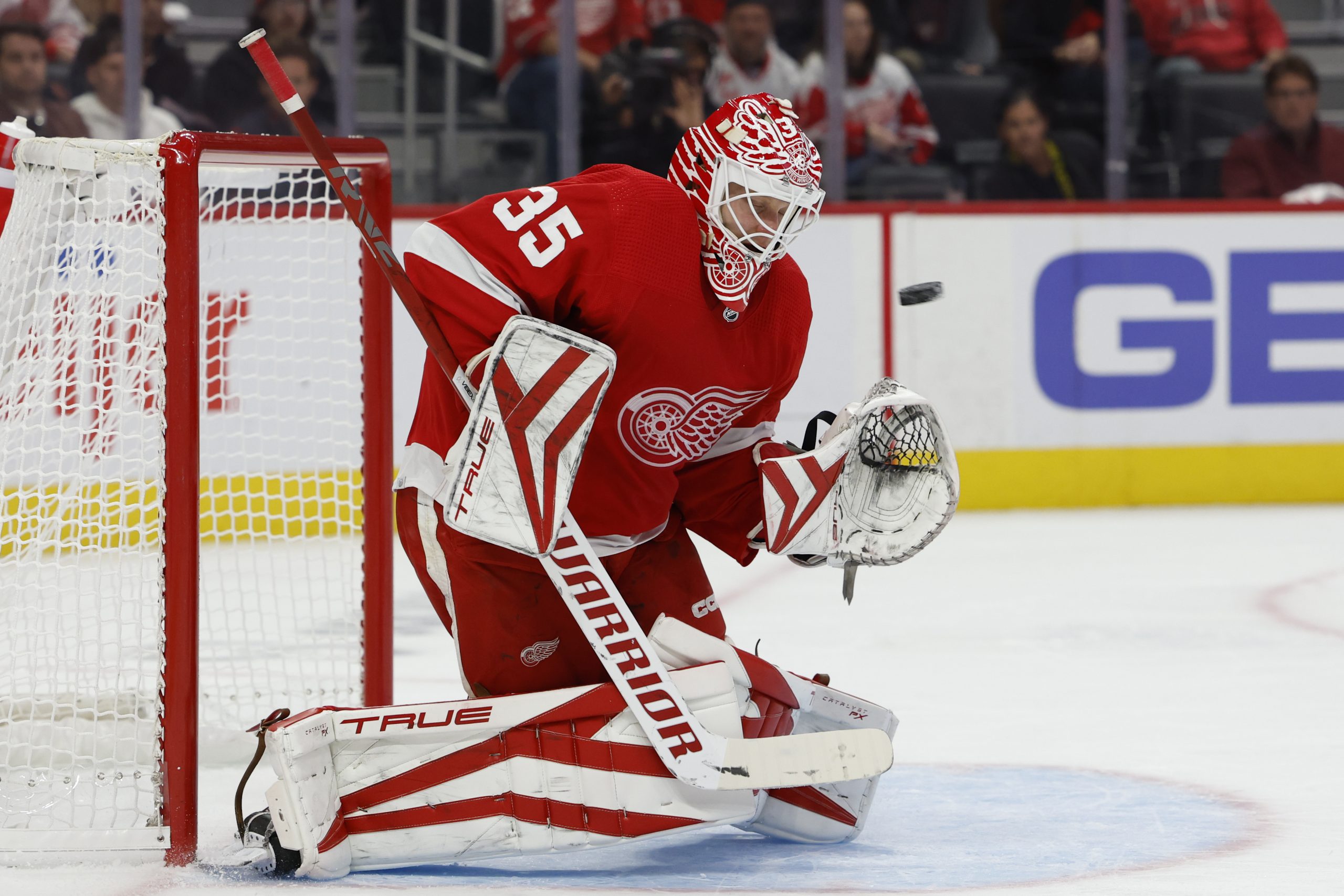 Ramblings: Husso shutout on Wings debut, who is Justin Danforth?  (15.10.)