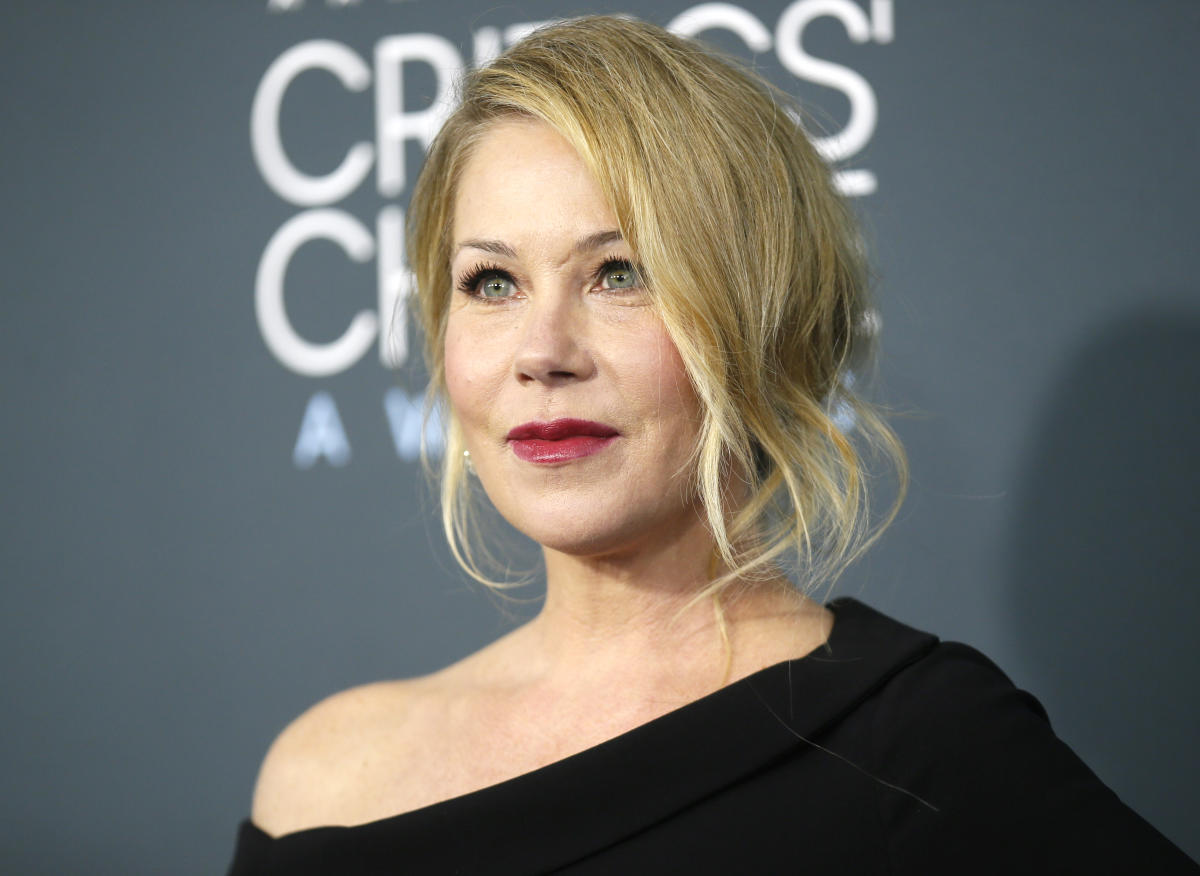 Christina Applegate can't walk without a cane and has gained 40 pounds after being diagnosed with MS: 'I want people to know that I'm aware of all of this'