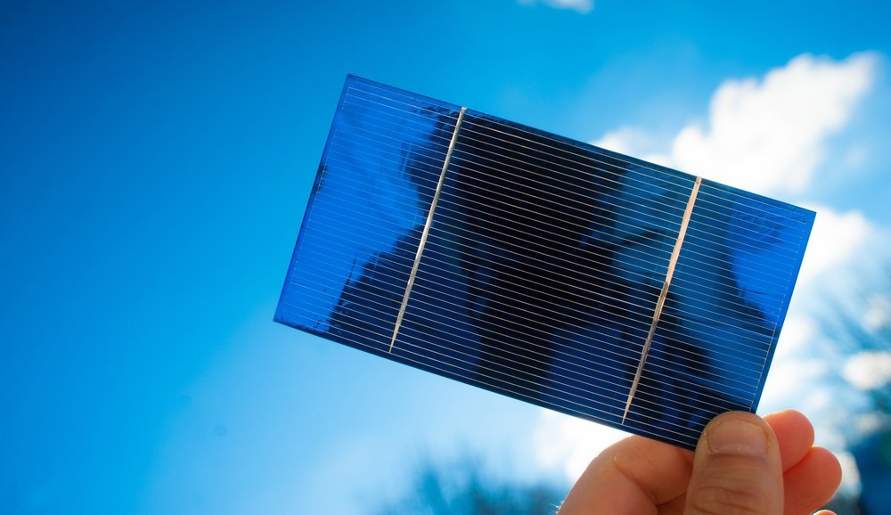 Perovskite silicon tandem solar cells enhanced by nano-optics